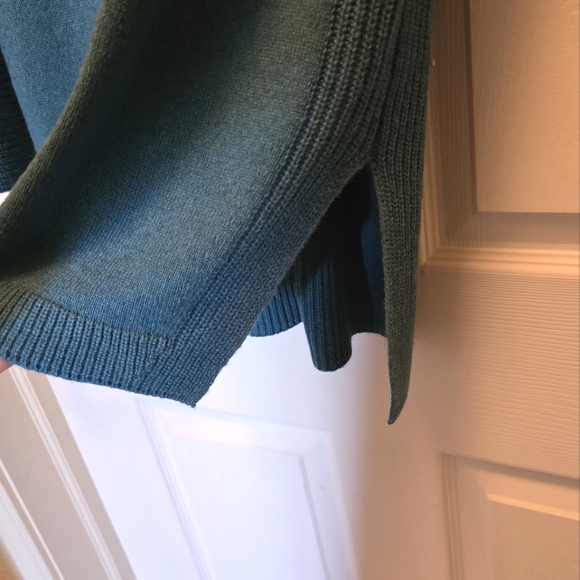 Womens LOFT Sweater - Picture 3 of 4